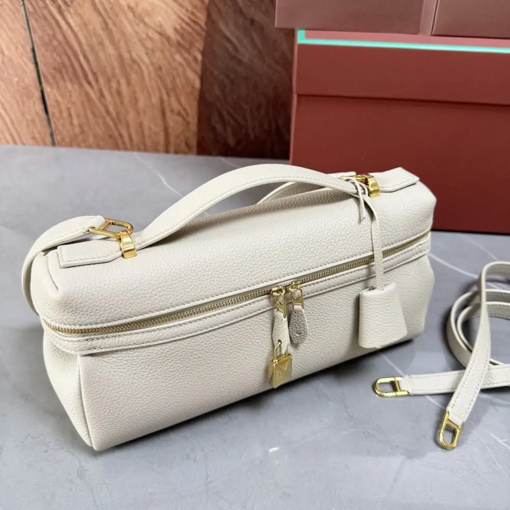 Loro Piana Сумка женская Extra Softy Bag L29 — Фото 5