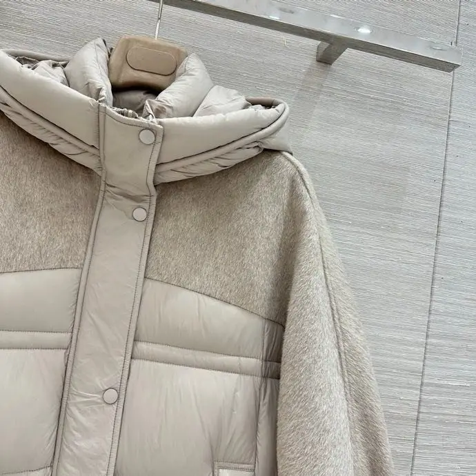 Loro Piana A long female Down jacket — Photo 4
