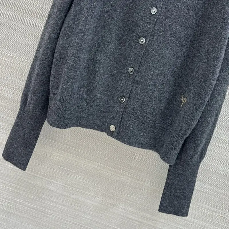 Loro Piana Cardigan female — Photo 5