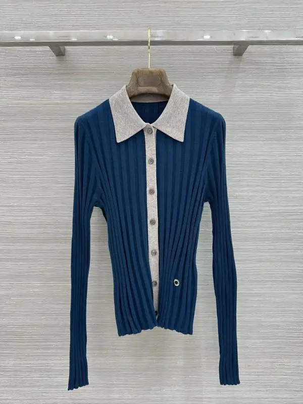 Loro Piana Cardigan woolen female — Photo 1