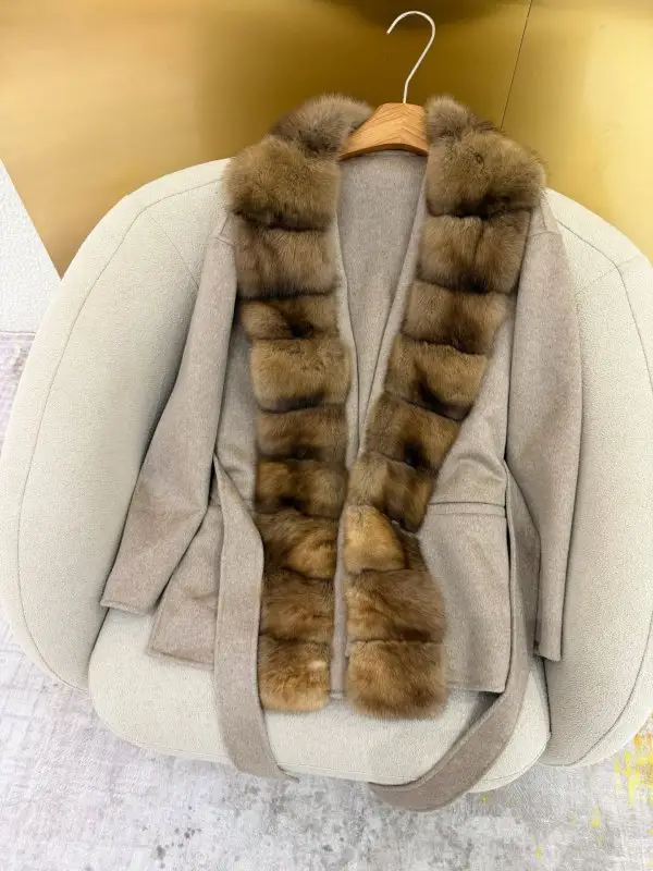 Loro Piana Кашемировое пальто женское с мехом андского соболя — Фото 2
