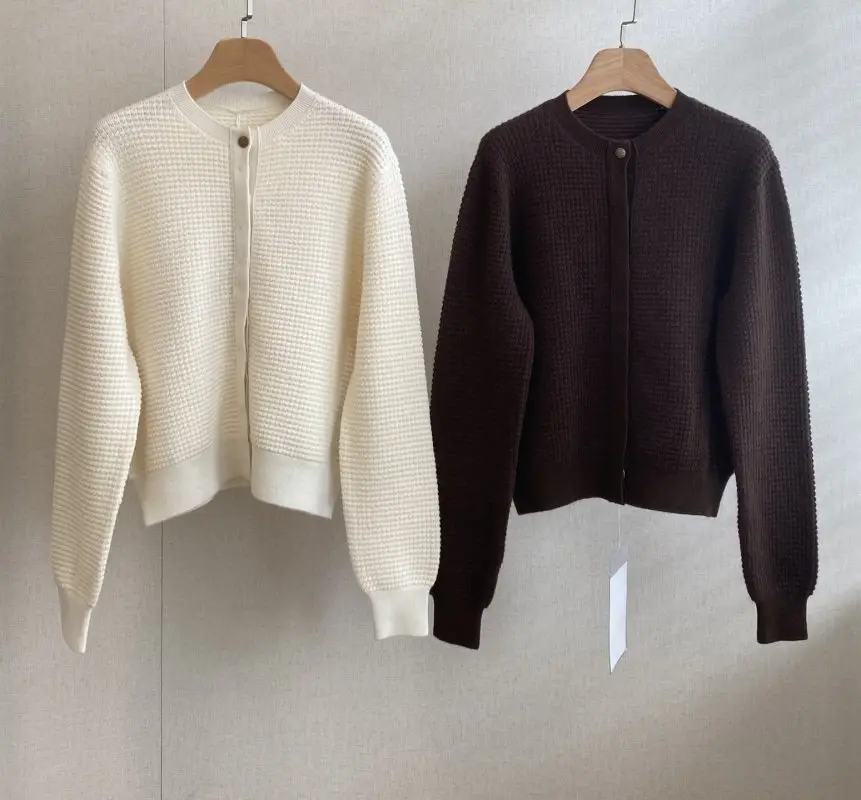 Loro Piana — Cashmere pullover