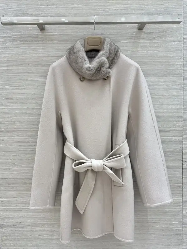 Loro Piana — Кашемірове жіноче пальто з коміром з норки