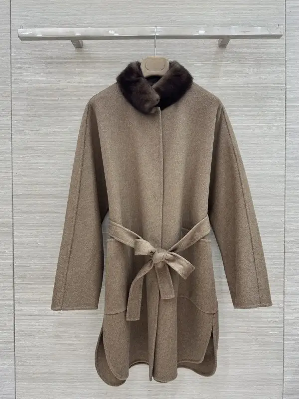 Loro Piana — Кашемірове жіноче пальто з коміром з норки