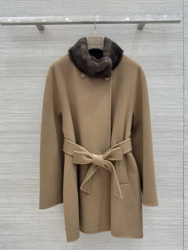 Loro Piana — Кашемірове жіноче пальто з коміром з норки