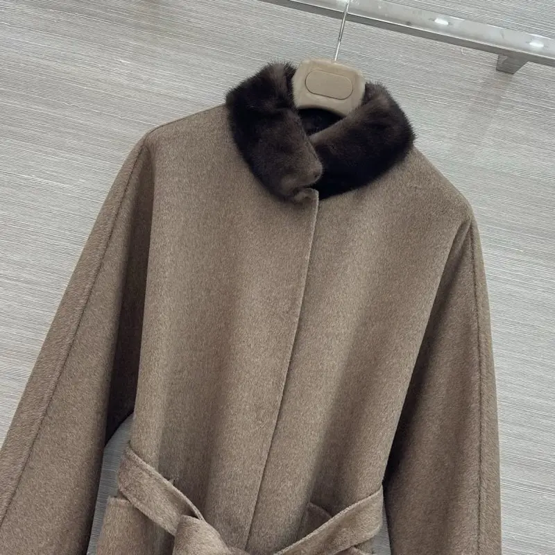 Loro Piana Кашемірове жіноче пальто з коміром з норки — Фото 2