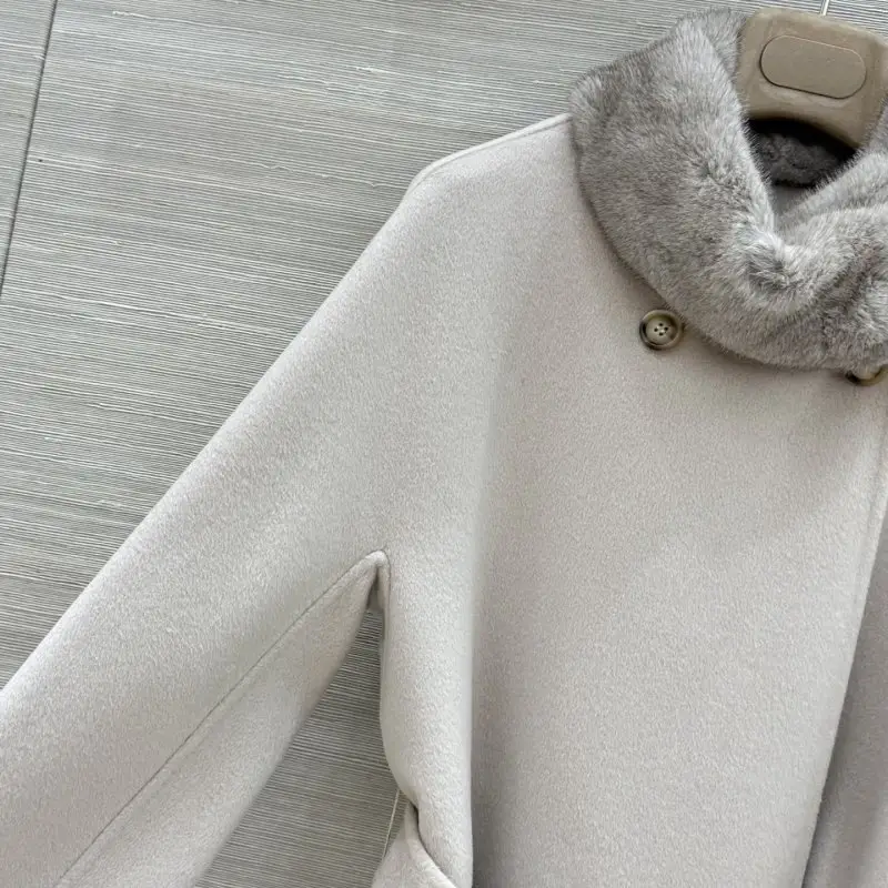 Loro Piana Кашемірове жіноче пальто з коміром з норки — Фото 3