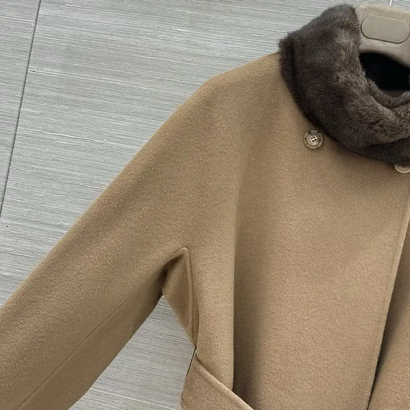 Loro Piana Кашемировое женское пальто с воротником из норки — Фото 3