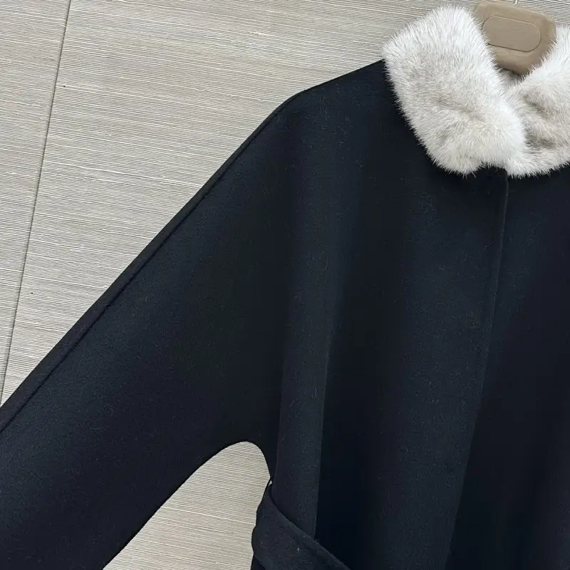 Loro Piana Кашемировое женское пальто с воротником из норки — Фото 3