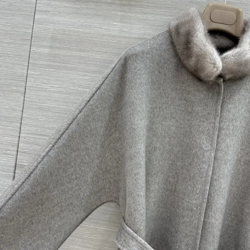 Loro Piana Кашемировое женское пальто с воротником из норки — Фото 3