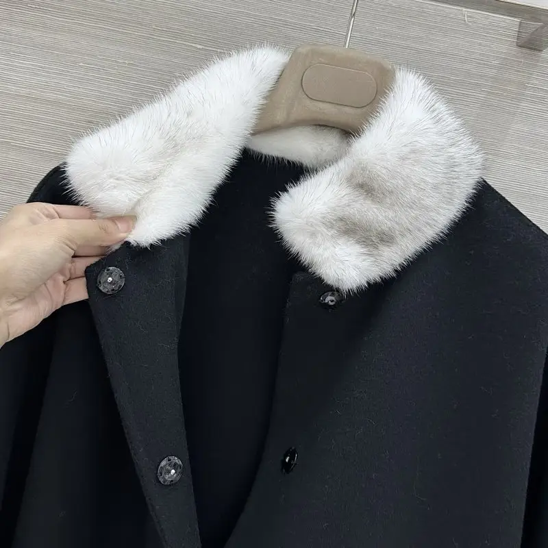 Loro Piana Кашемировое женское пальто с воротником из норки — Фото 4