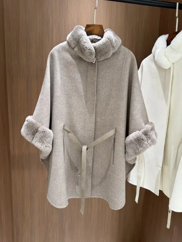 Loro Piana Кашемірове жіноче пальто з коміром з кролячого хутра — Фото 2