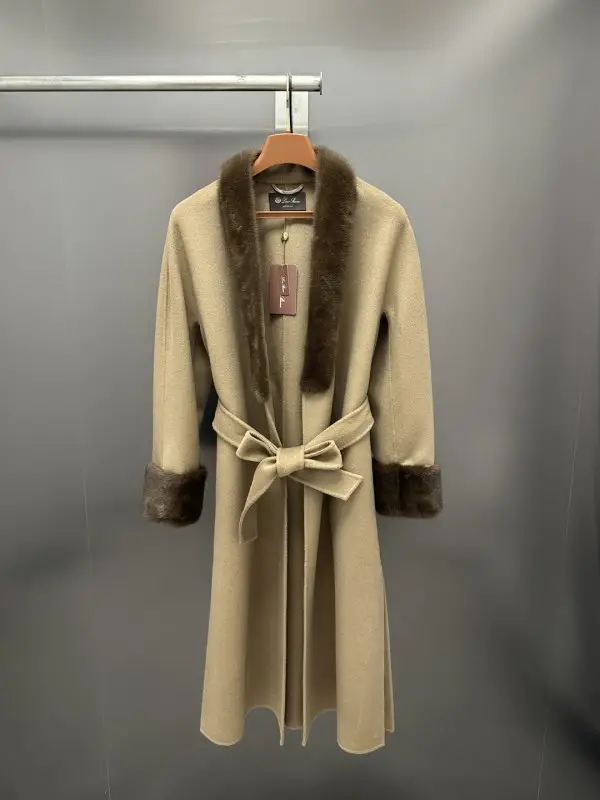 Loro Piana — Cashmere women's coat from норковым fur