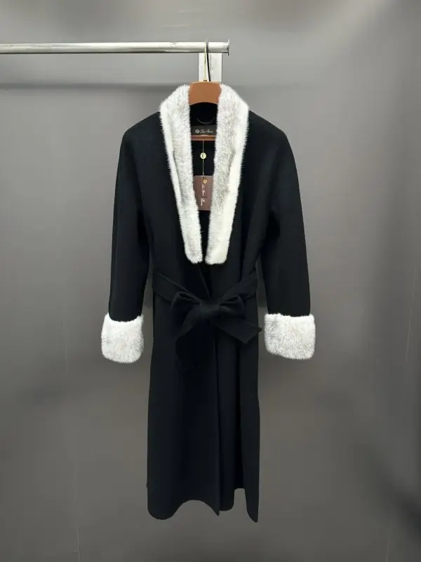 Loro Piana — Cashmere women's coat from норковым fur