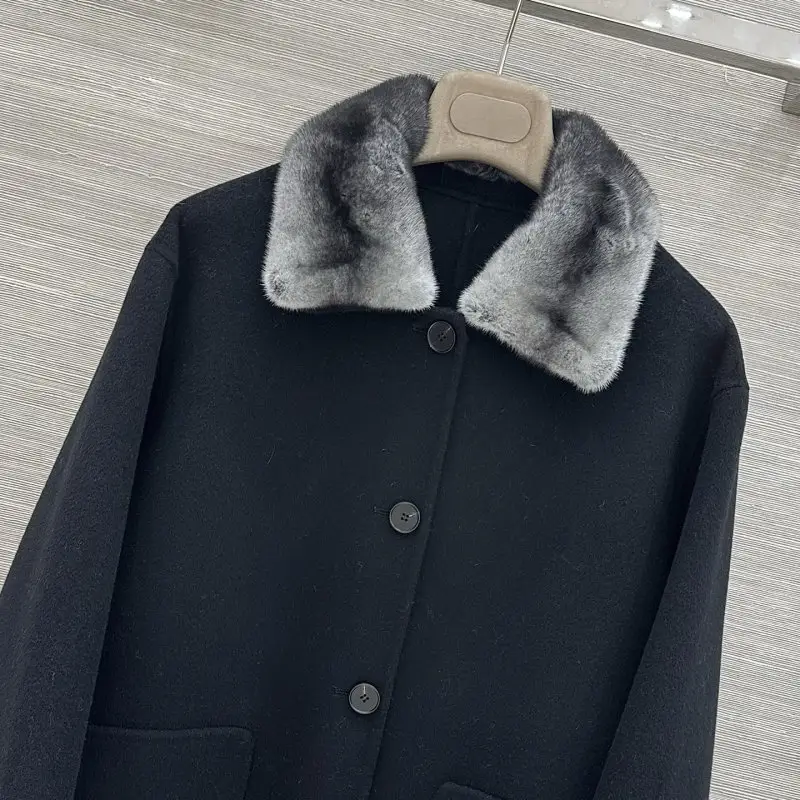 Loro Piana Cashmere women's coat from норковым fur — Photo 2