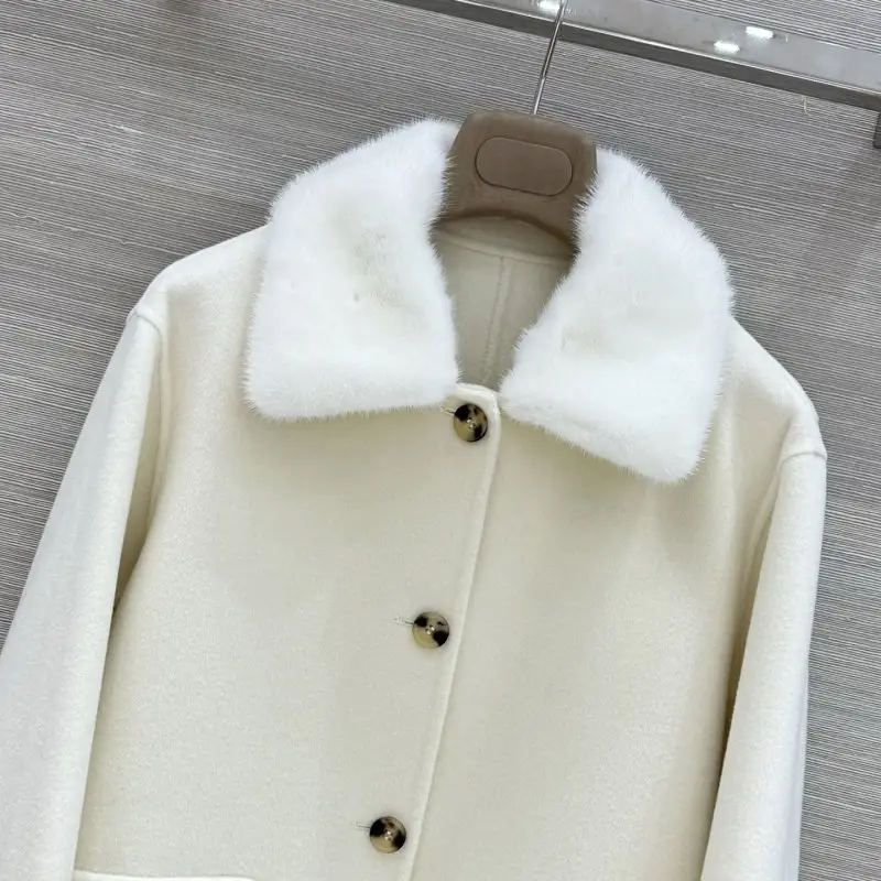 Loro Piana Cashmere women's coat from норковым fur — Photo 2