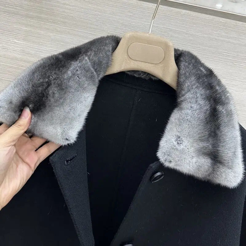 Loro Piana Cashmere women's coat from норковым fur — Photo 5