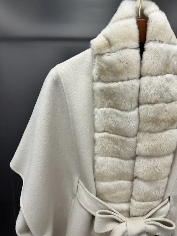 Loro Piana Кашемировое женское пальто с кроличьим мехом — Фото 2