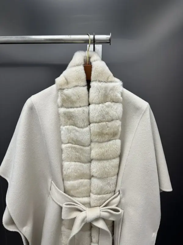 Loro Piana Кашемировое женское пальто с кроличьим мехом — Фото 4