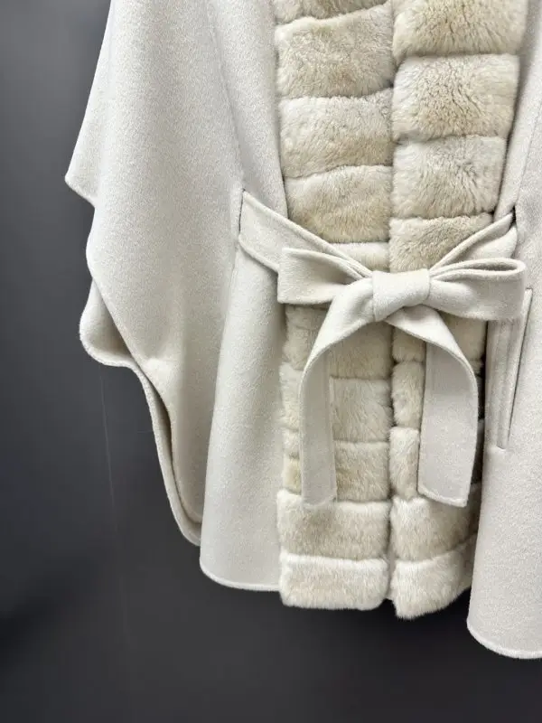 Loro Piana Кашемировое женское пальто с кроличьим мехом — Фото 5