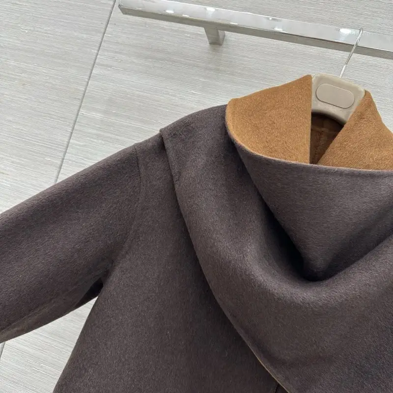 Loro Piana Cashmere women's coat — Photo 3