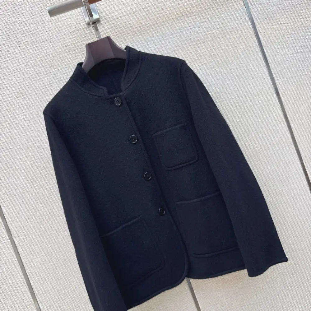 Loro Piana Coat of bilateral wool from collar-reception — Photo 2
