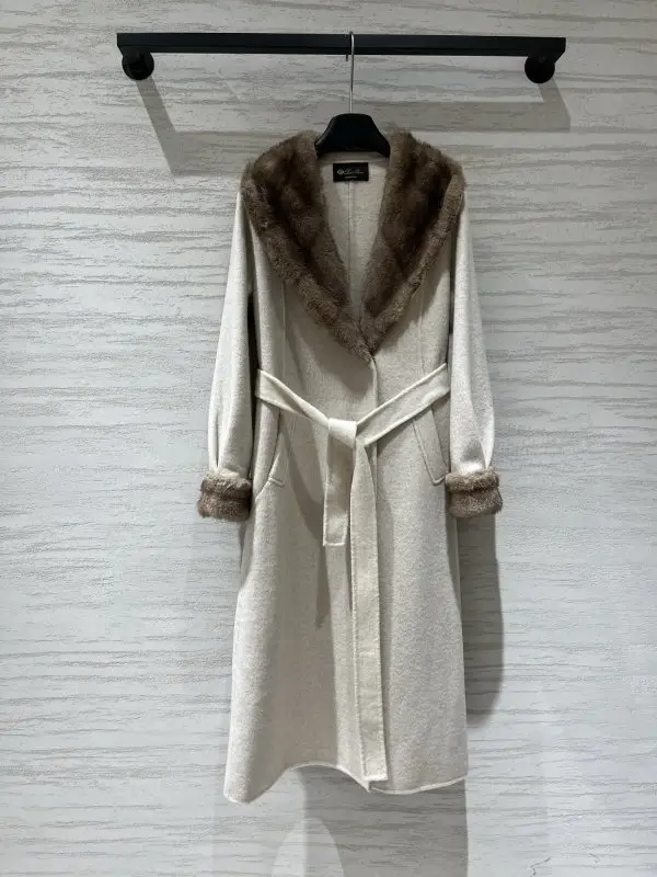 Loro Piana — Coat of cashmere from two-way collar of mink