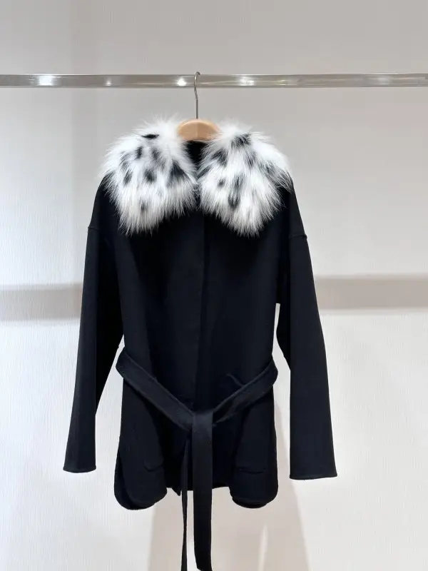 Loro Piana — Пальто з вовни і кашеміру з коміром з лисячого хутра