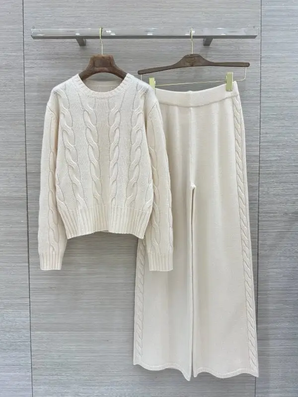 Loro Piana — Costume cashmere female