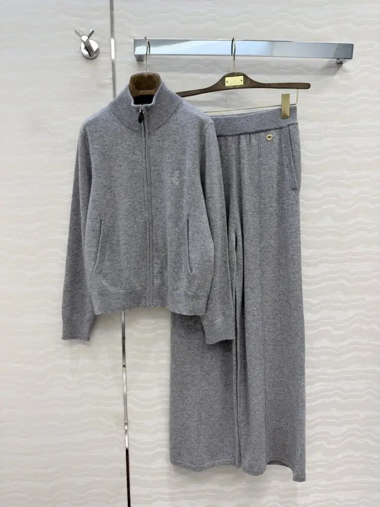 Loro Piana Costume cashmere female — Photo 1