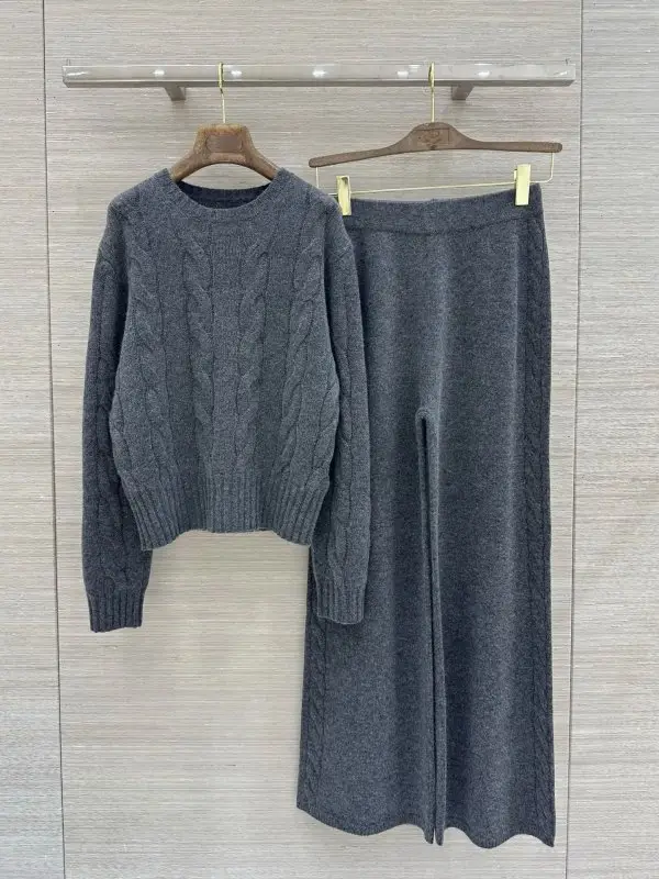 Loro Piana — Costume cashmere female