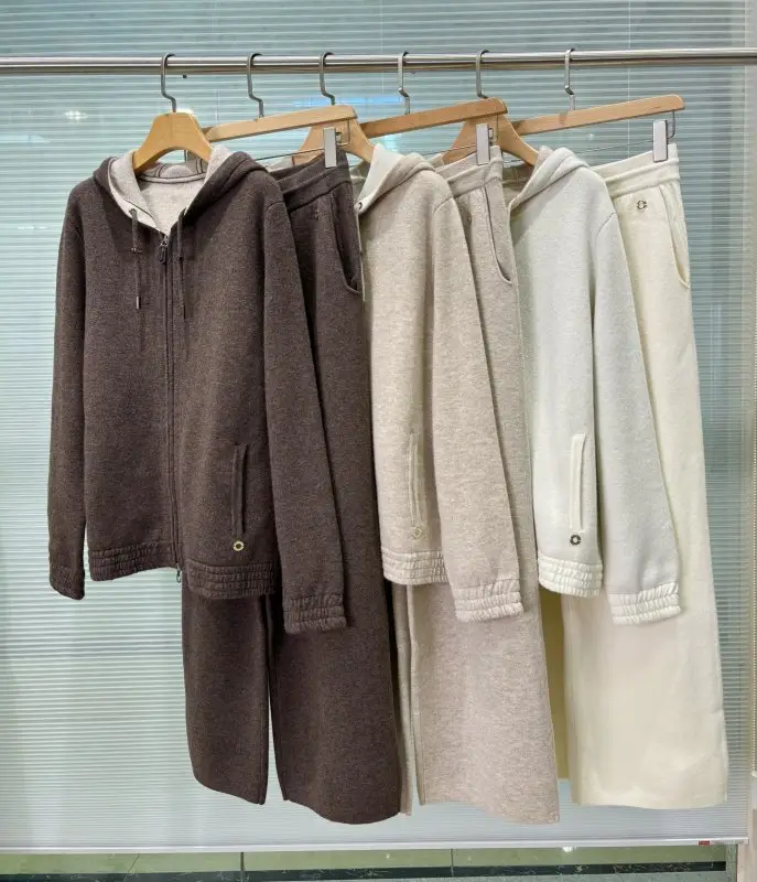 Loro Piana — Костюм кашеміру жіночий