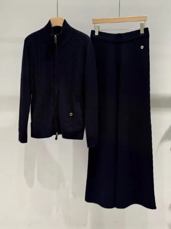 Loro Piana Costume cashmere female — Photo 2