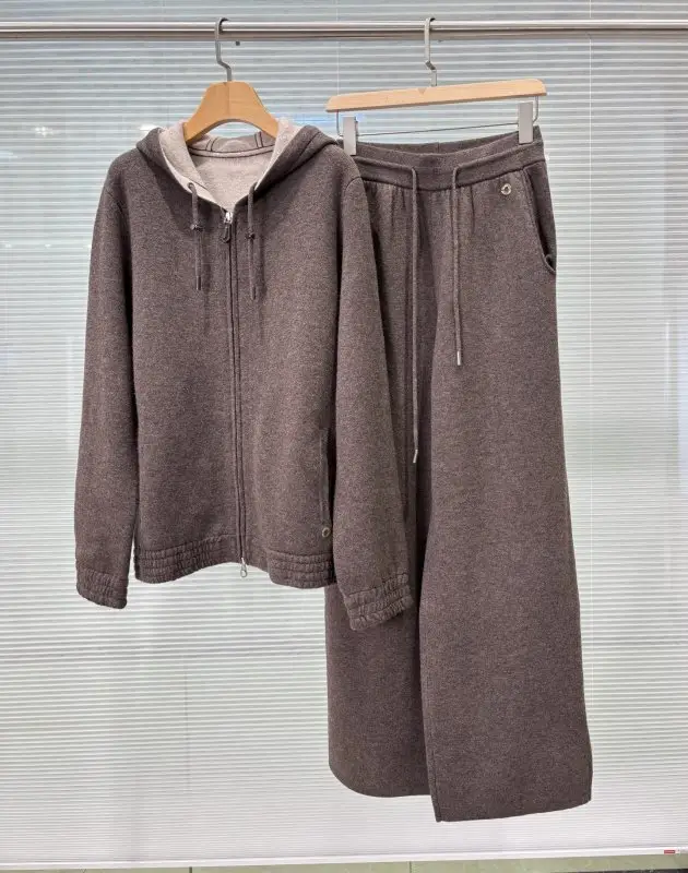 Loro Piana Costume cashmere female — Photo 2