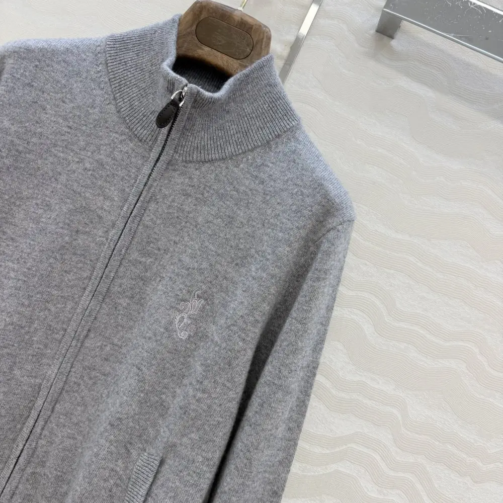 Loro Piana Costume cashmere female — Photo 4