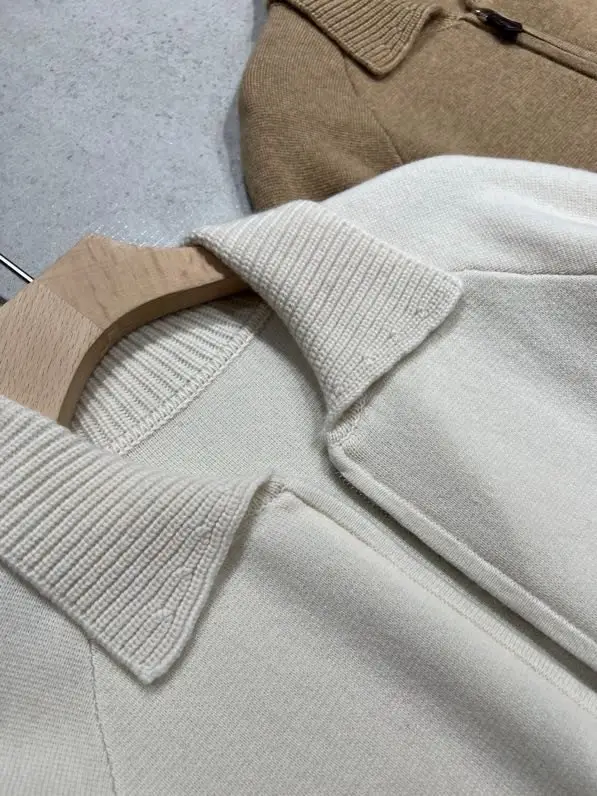 Loro Piana Costume cashmere female — Photo 5
