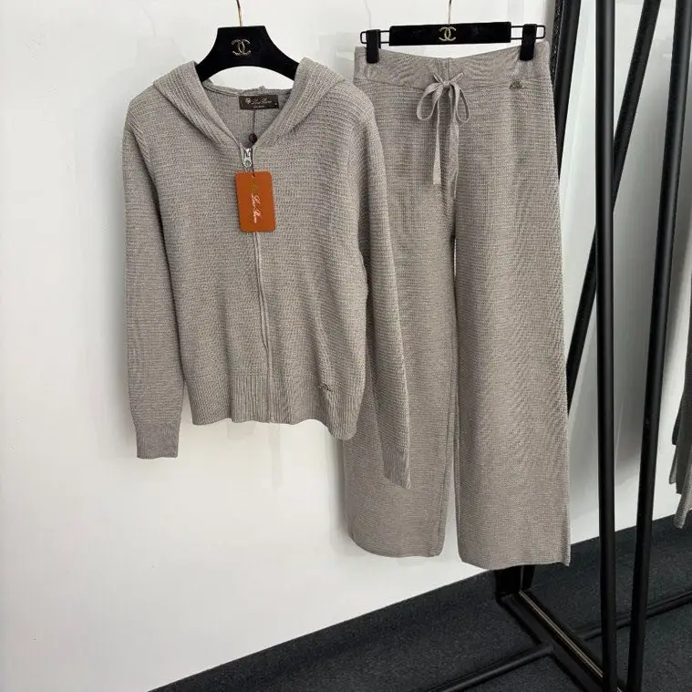 Loro Piana Costume female — Photo 2