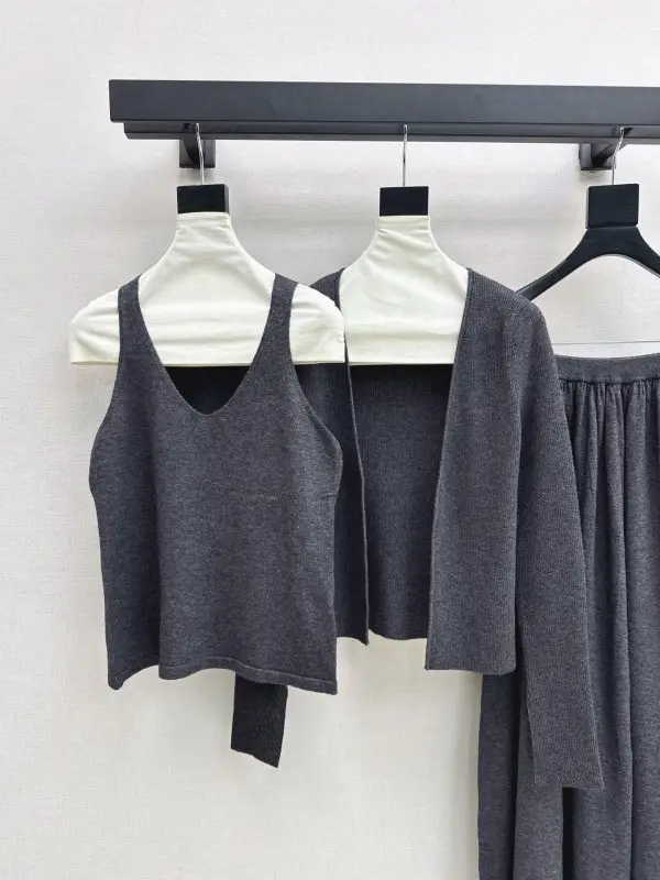 Loro Piana Costume female — Photo 3