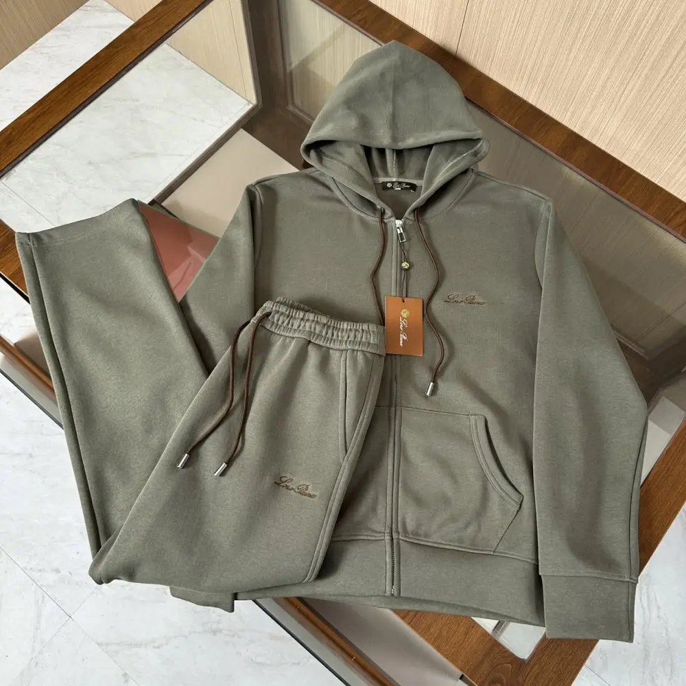 Loro Piana — Костюм чоловічий