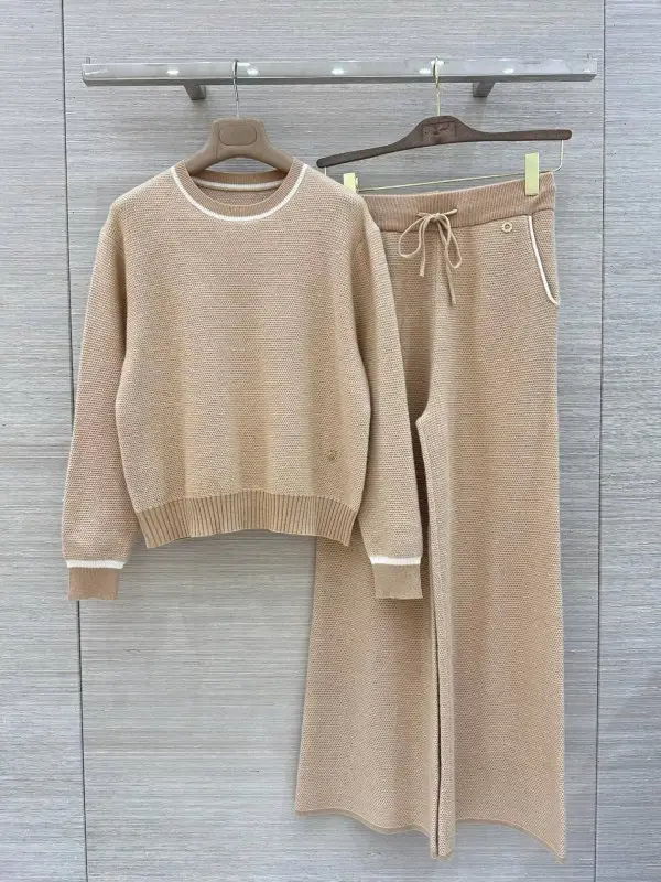 Loro Piana — Costume of cashmere female