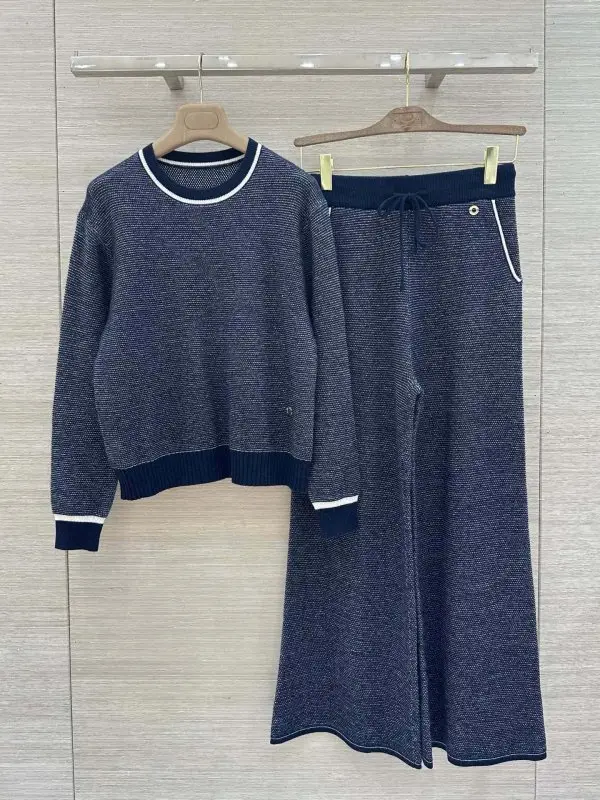 Loro Piana — Costume of cashmere female