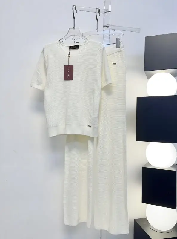 Loro Piana — Костюм вовняний в'язаний жіночий
