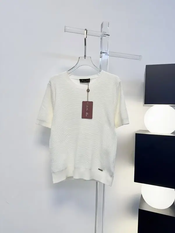 Loro Piana Costume woolen knitted female — Photo 2