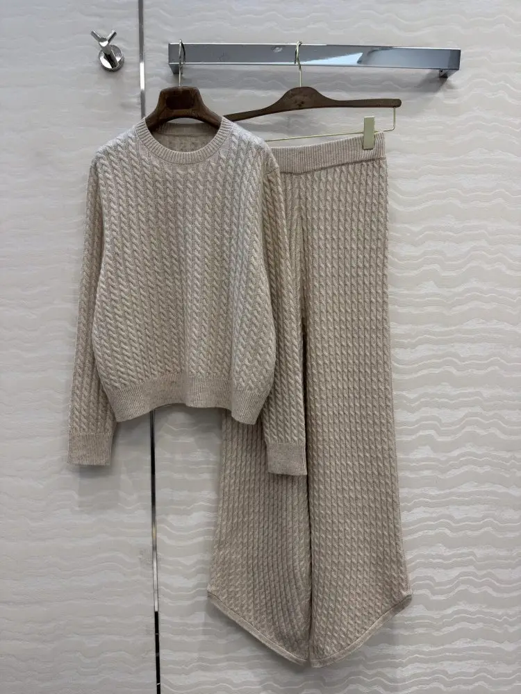Loro Piana — Elegant cashmere costume