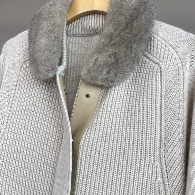 Loro Piana Женский кашемировый кардиган с меховым воротником — Фото 2