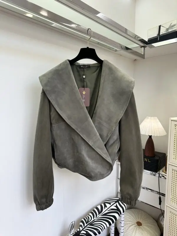 Loro Piana — Куртка замшевая женская