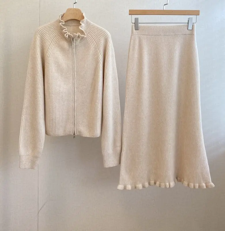 Loro Piana — В'язаний костюм жіночий
