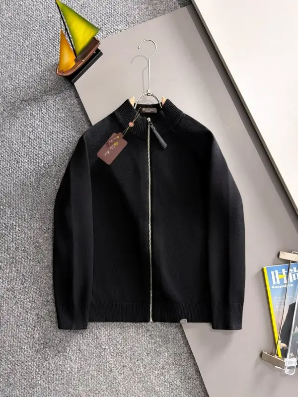 Loro Piana — В'язаний светр чоловічий