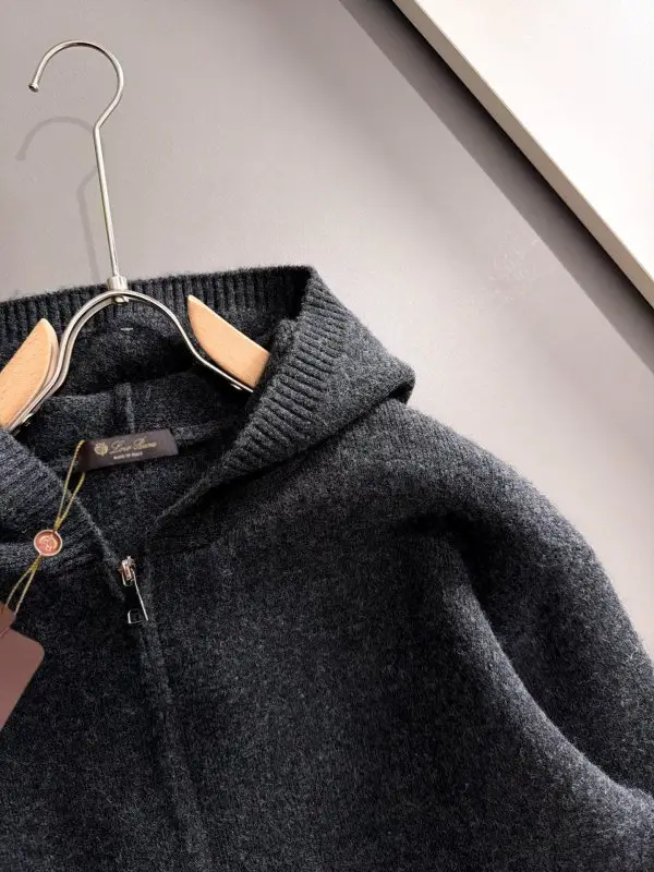 Loro Piana Knitted pullover male — Photo 3