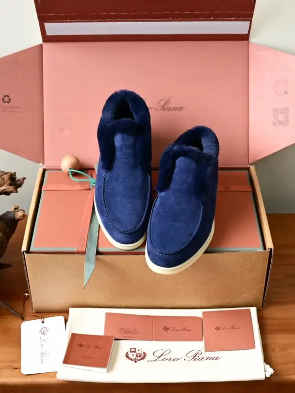 Loro Piana — Лоферы женские на меху